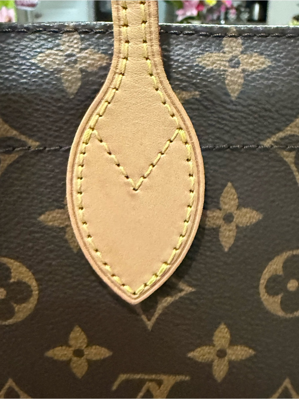 Louis Vuitton Monogram Canvas Tote with Natural Vachetta Straps - Picture 7 of 14